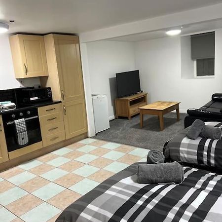 Studio Flat Twin - Town Centre Мърдър Титфил Екстериор снимка