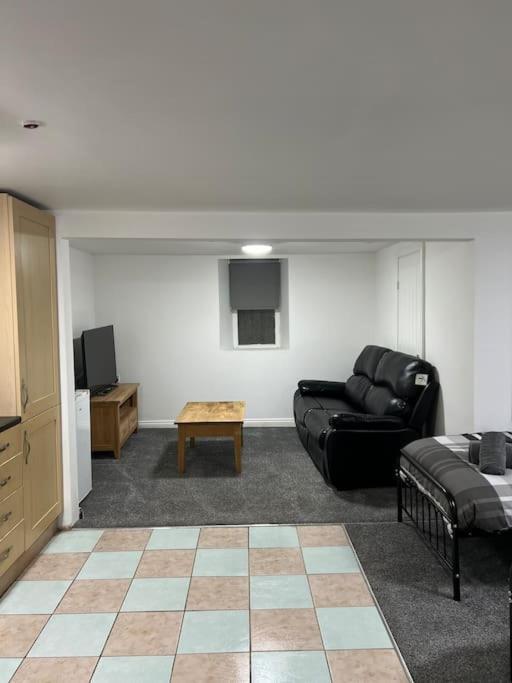 Studio Flat Twin - Town Centre Мърдър Титфил Екстериор снимка